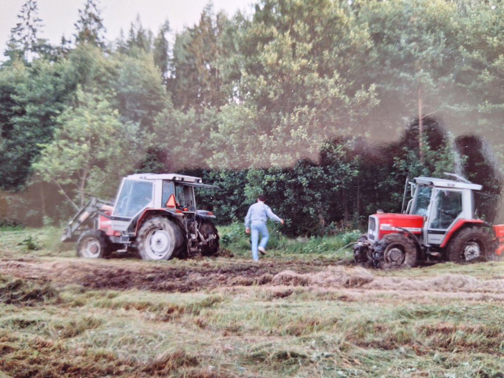 Traktor kör fast